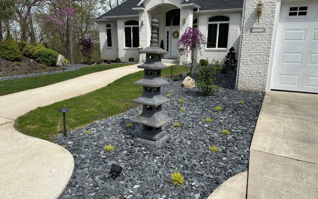 Japanese-Inspired Garden: Minimalist & Serene